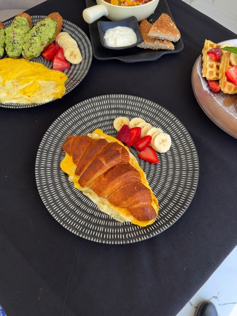 Croissant toast with egg