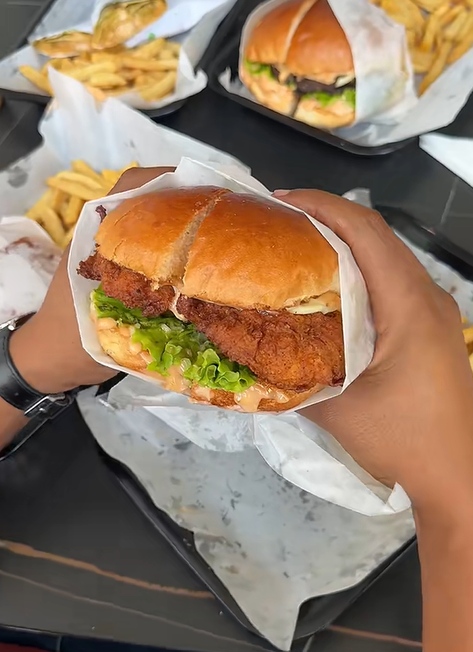 Fried chicken burger image