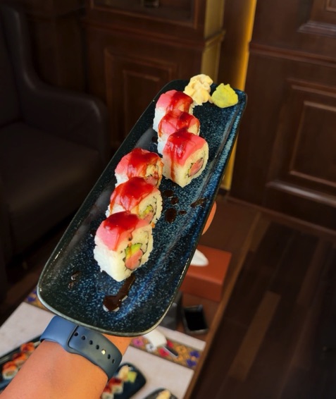  Salmon maki roll image