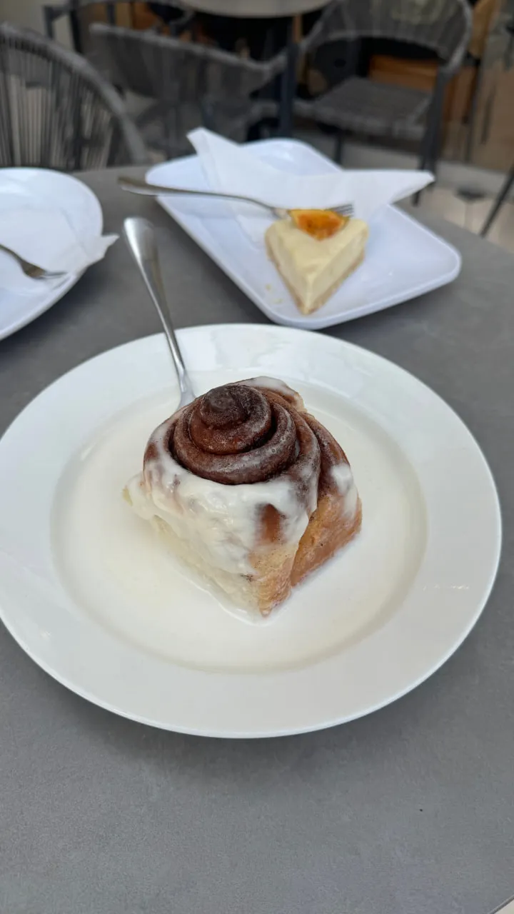Cinnamon roll image