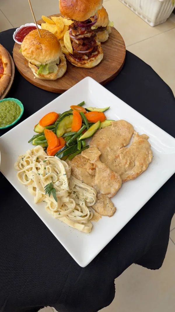 Chicken Alfredo image