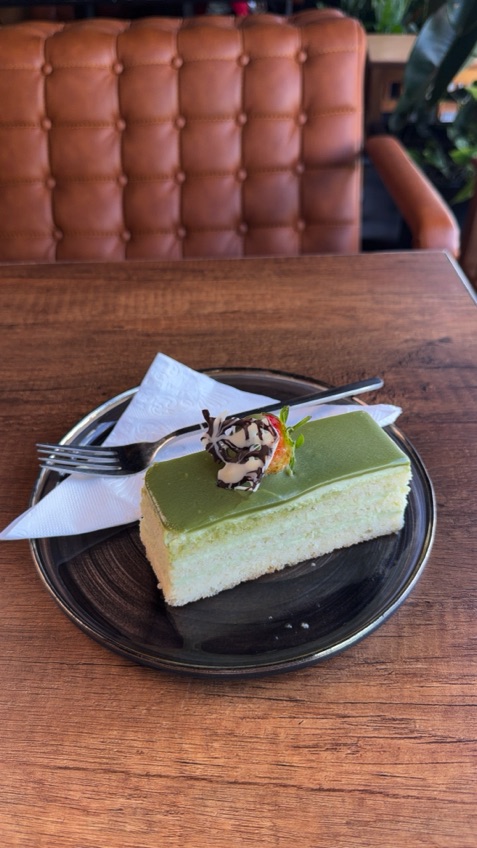 Pistachio cake