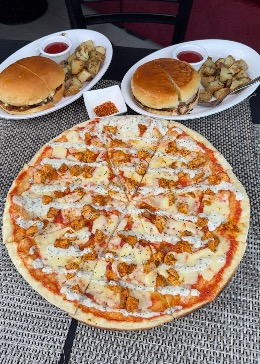 Spicy chicken pizza