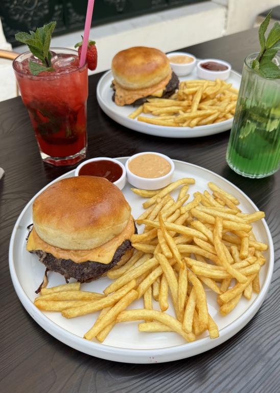 Onion smash burger  image