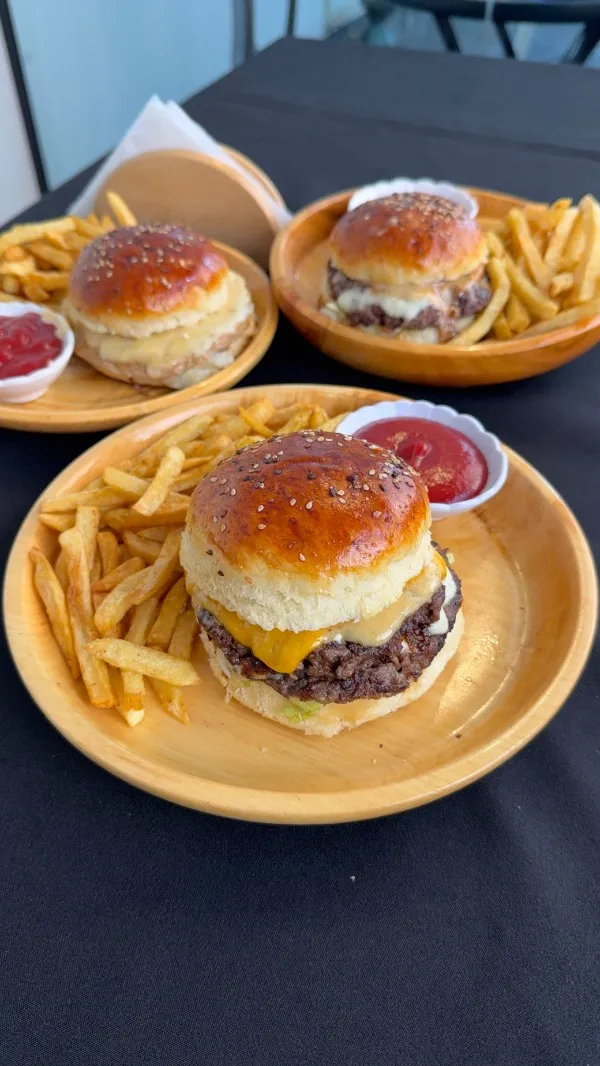 Cheese & Beef Burger
